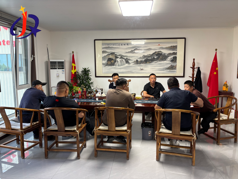 Клиенти од јужноамерикански плацер злато ја посетија рударската машина Qingzhou Jinqi за ревизија во фабриката.